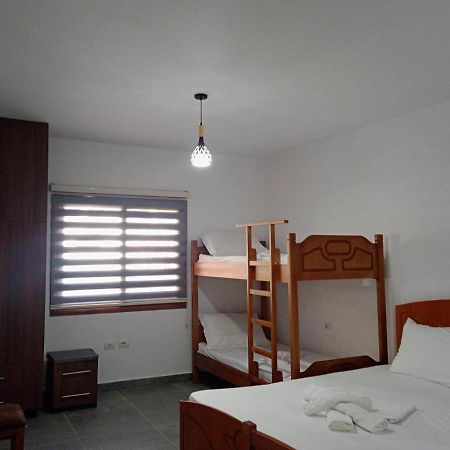 Villa Besnik, Rooms For Rent Vlore Luaran gambar