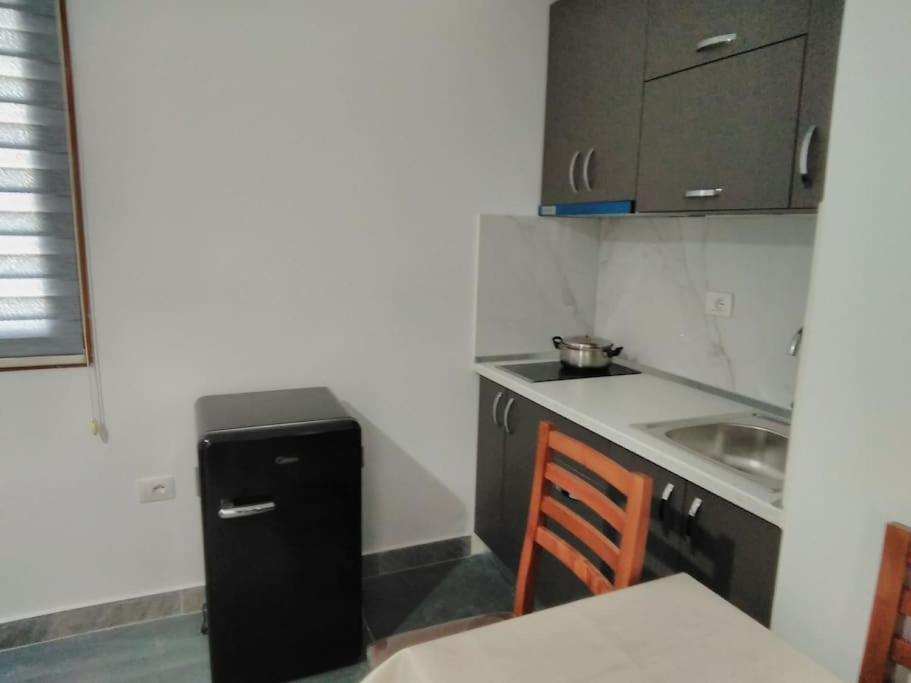 Villa Besnik, Rooms For Rent Vlore Luaran gambar