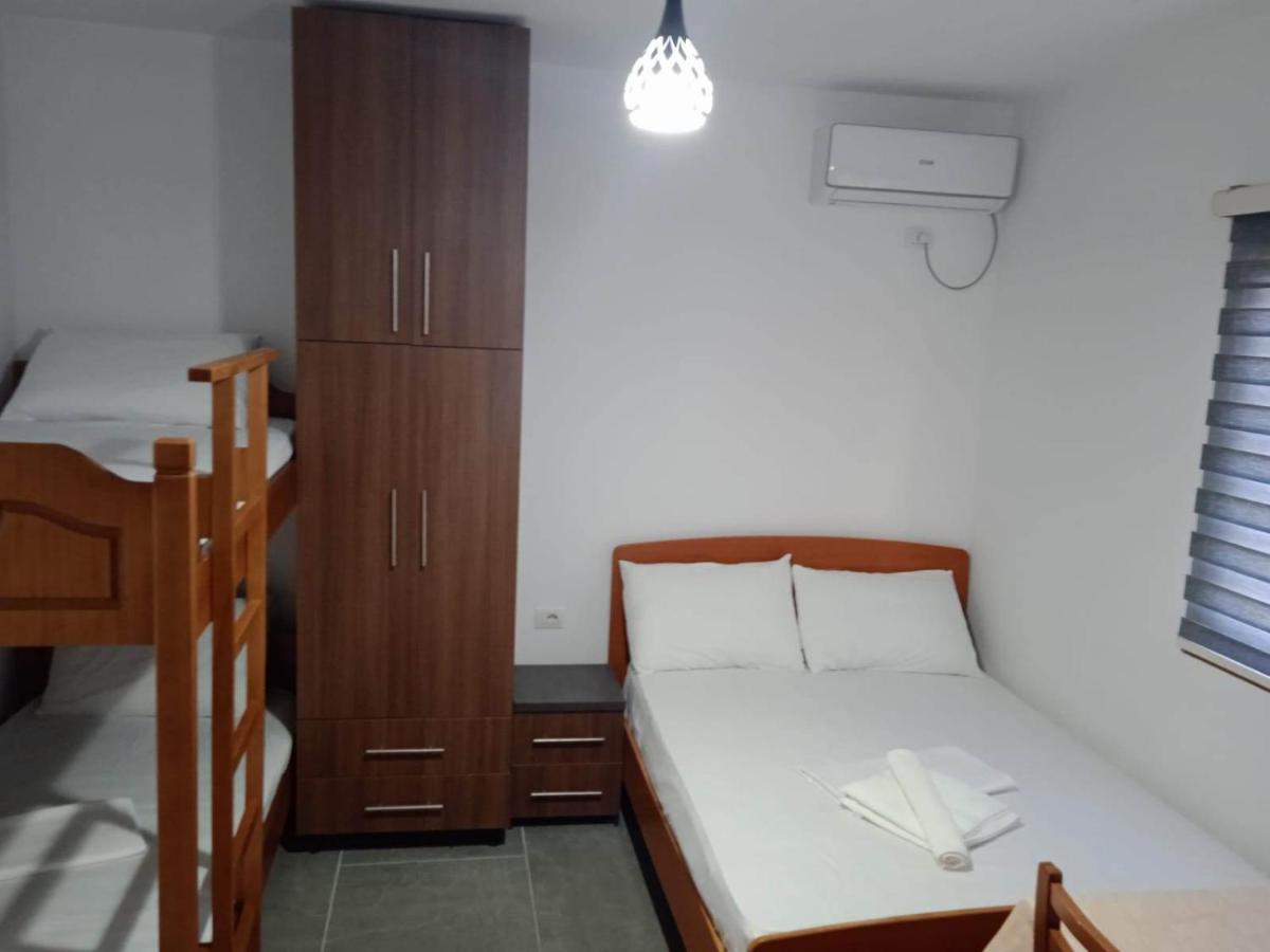 Villa Besnik, Rooms For Rent Vlore Luaran gambar